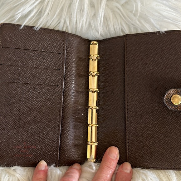 EUC Louis Vuitton agenda wallet - Picture 3 of 4
